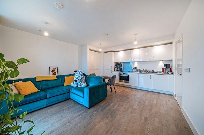 2 Bedroom Flat For Sale In Doniford House, Healum Avenue, Southall, UB2