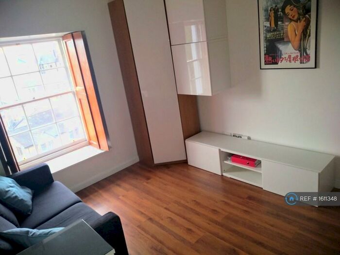 Studio To Rent In Hamilton Place, Edinburgh, EH3
