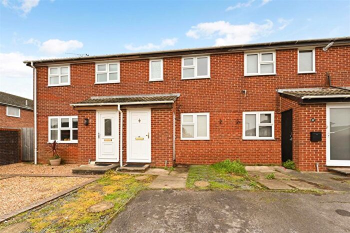 2 Bedroom Terraced House To Rent In Caernarvon Road, Chichester, PO19