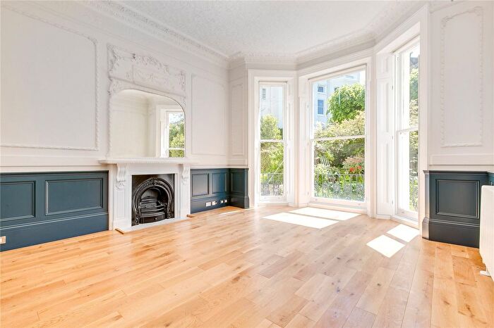 2 Bedroom Flat To Rent In Holland Park, London, W11