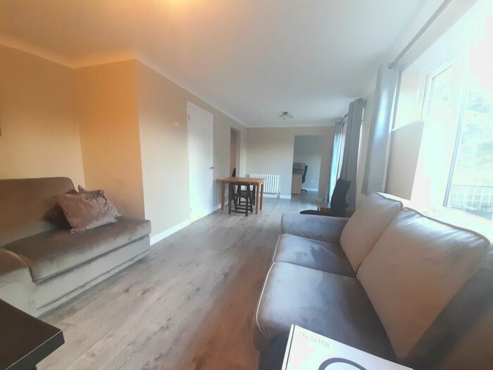 3 Bedroom House To Rent In Gramwell, Shenley Church End, Milton Keynes, MK5