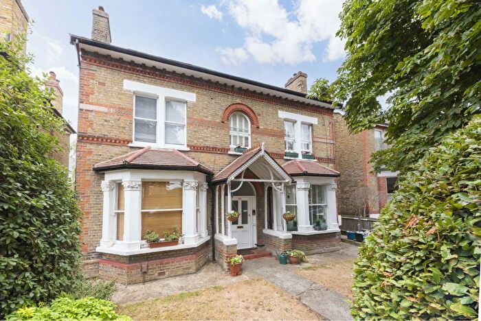 1 Bedroom Flat To Rent In Waldegrave Road, Teddington, TW11