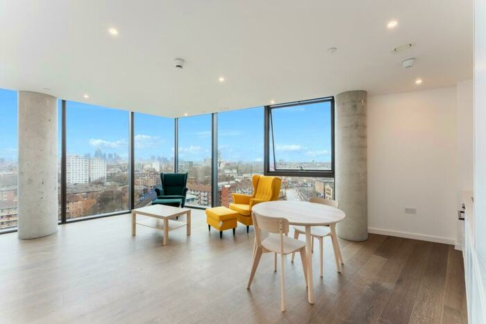 2 Bedroom Apartment To Rent In Vetro Court, Canary Wharf, London, E14