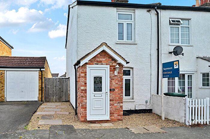 2 Bedroom End Of Terrace House For Sale In Ashford, Surrey, TW15