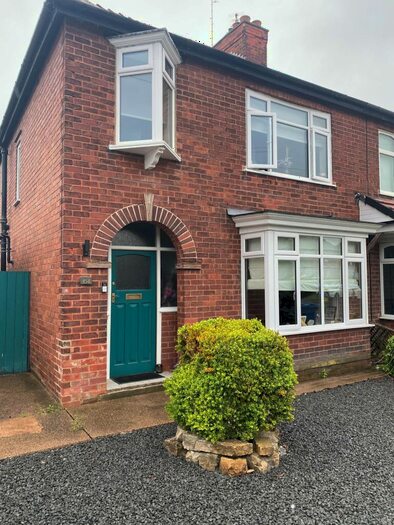 3 Bedroom Semi-Detached House To Rent In Netherton Road, Worksop, S80