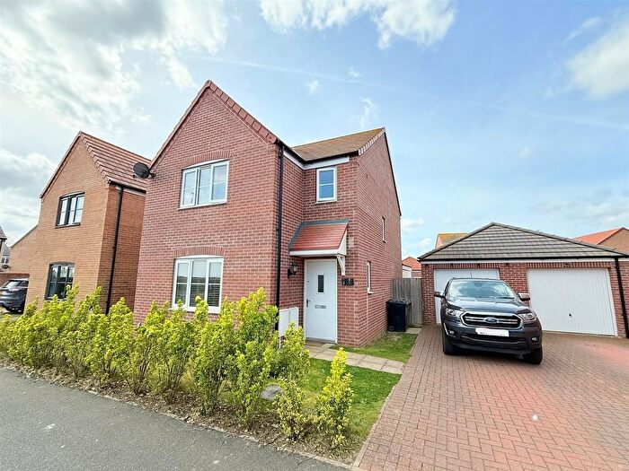 3 Bedroom Detached House For Sale In Ormesby Road, Ormesby, NR29