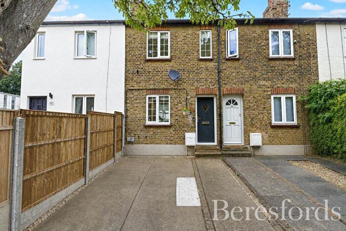 2 Bedroom Terraced House For Sale In Wharf Road, Brentwood, CM14