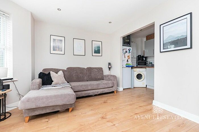 2 Bedroom Apartment For Sale In Talbot Road, Bournemouth, Dorset, BH9