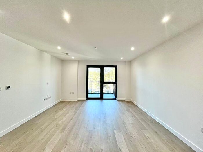 2 Bedroom Flat To Rent In Dragonfly Walk, London, N4