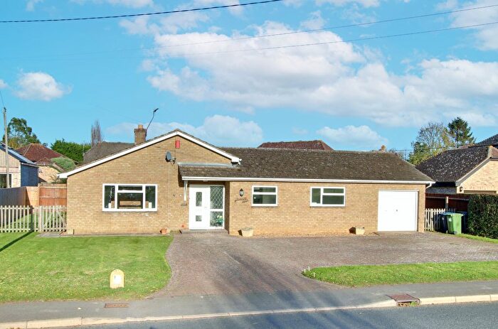 3 Bedroom Detached Bungalow To Rent In Huntingdon Road, Wyton, Cambridgeshire, PE28