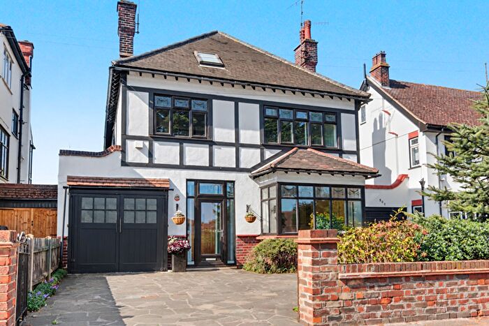 6 Bedroom Detached House For Sale In Victoria Avenue, Southend-on-Sea, SS2
