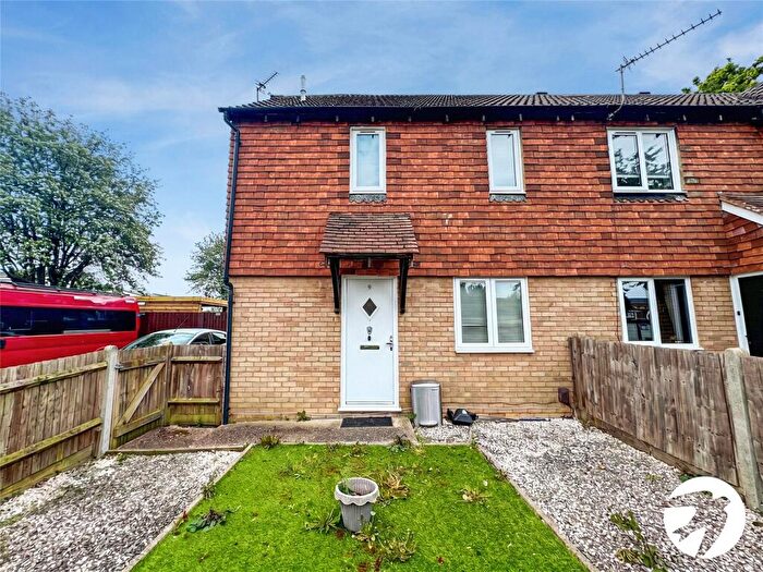 1 Bedroom End Of Terrace House For Sale In Bicknor Road, Maidstone, Kent, ME15