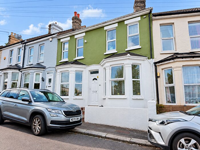 3 Bedroom Terraced House For Sale In Perfect For First Time Buyers With Versatile Accommodation - Hartington Street Chatham, ME4