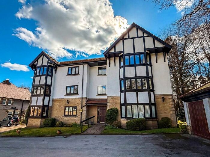 2 Bedroom Flat For Sale In Park Road, Buxton, SK17