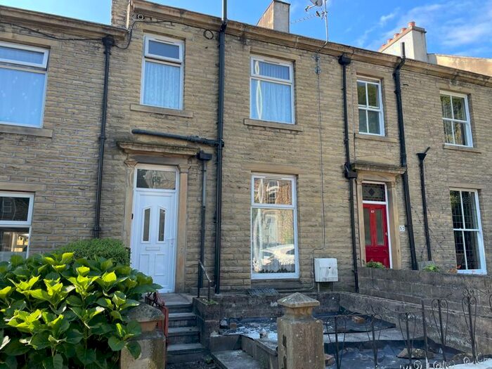 4 Bedroom Terraced House To Rent In Birkby Hall Road, Birkby, Huddersfield, HD2