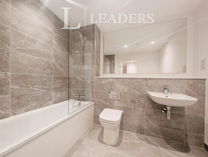 2 Bedroom Apartment To Rent In Silkbank Wharf, Derwent Street, Salford, M5