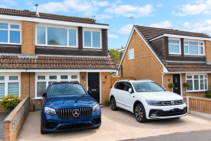 3 Bedroom Semi-Detached House For Sale In Briarwood Close, Leyland, Lancashire, PR25