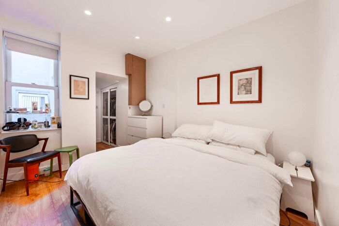 2 Bedroom Flat To Rent In Boundary Road, St John's Wood, London, NW8