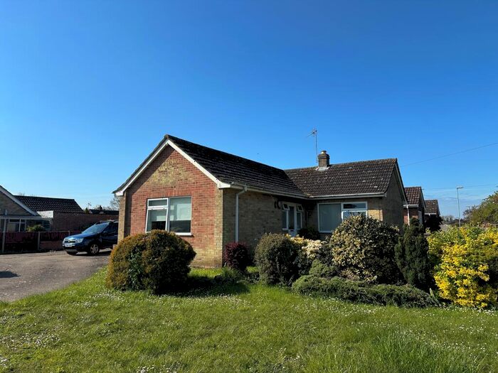 2 Bedroom Bungalow To Rent In Desborough Road, Hartford, PE29