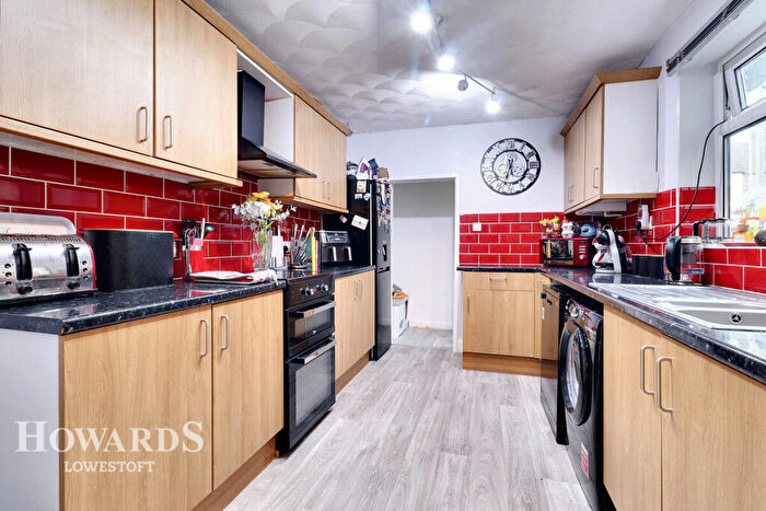 3 Bedroom Terraced House For Sale In Queens Road, Lowestoft, NR32