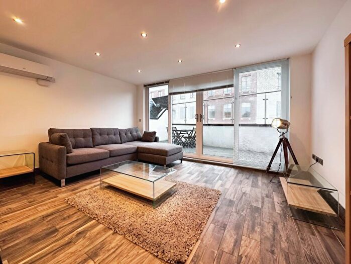 2 Bedroom Flat To Rent In New Briggate, Leeds, West Yorkshire, Uk, LS1