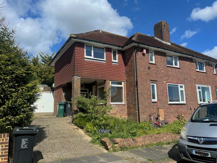 3 Bedroom House To Rent In Highfields, Brighton, BN1