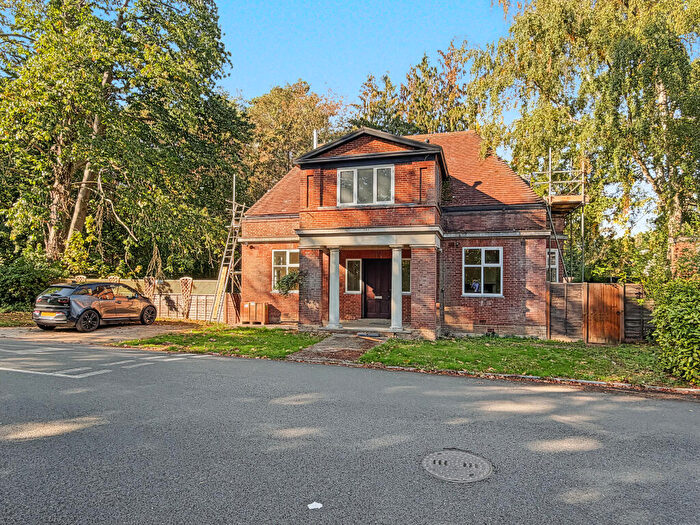 3 Bedroom Detached House To Rent In North Lodge, North Avenue, Whiteley Village Hersham, Walton-on-thames, Surrey, KT12