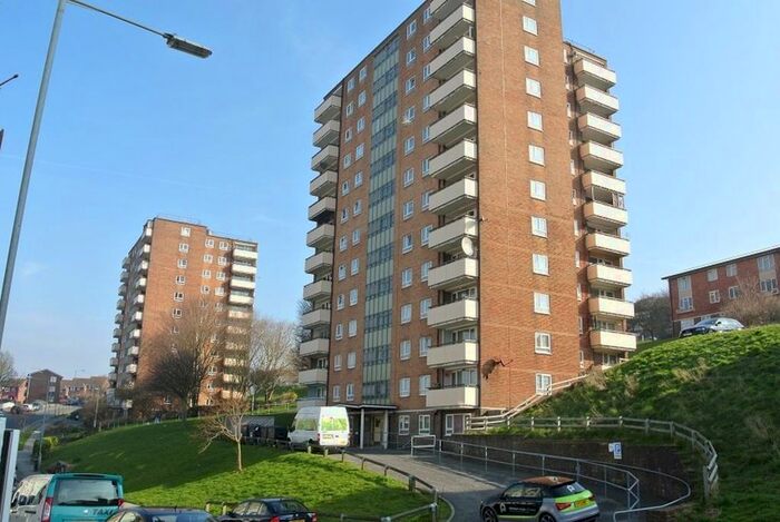 2 Bedroom Flat To Rent In Courtlands, Ashton Rise, Brighton, BN2