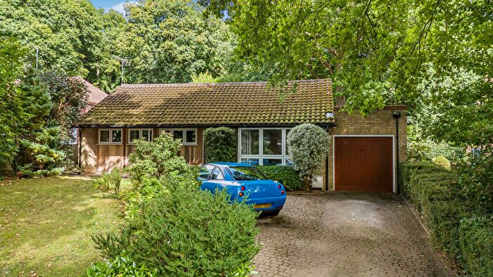4 Bedroom Bungalow For Sale In Reddings, Welwyn Garden City, AL8