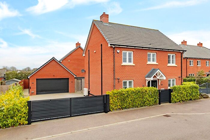 4 Bedroom Detached House For Sale In Parrott Close, Oakley, MK43