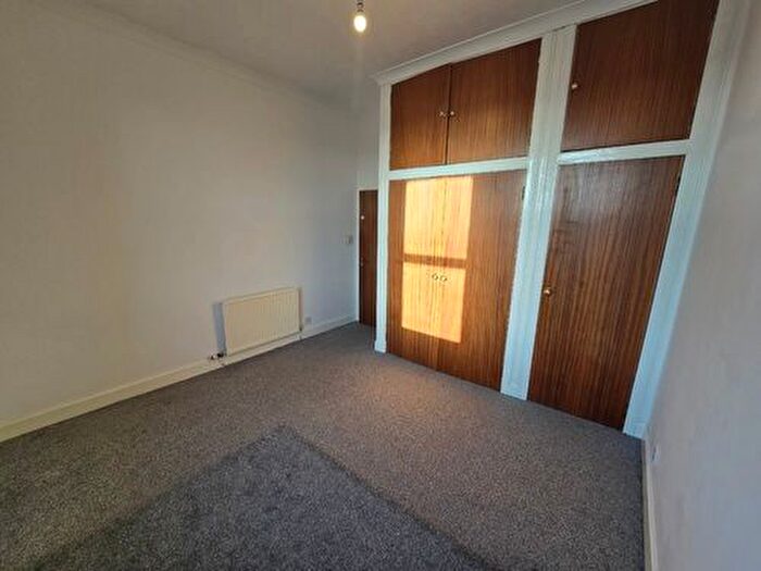 2 Bedroom Flat To Rent In Arbroath Road, Dundee, DD4