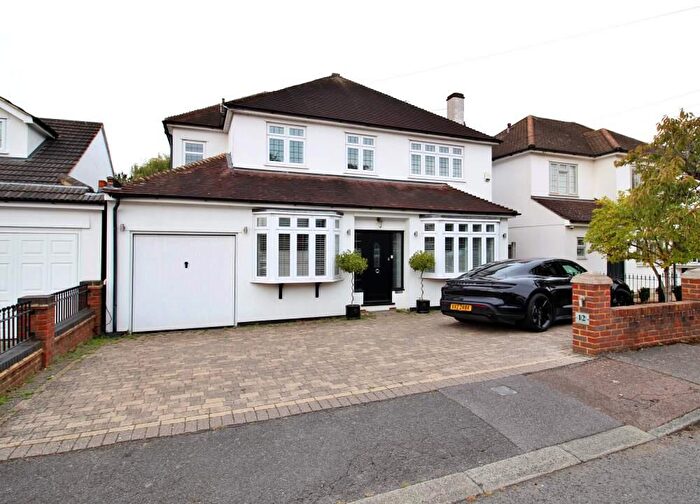5 Bedroom Detached House To Rent In Wansford Close, Brentwood, Essex, CM14