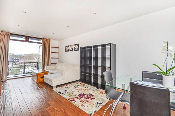 1 Bedroom Flat To Rent In Star Place, Wapping, London, E1W