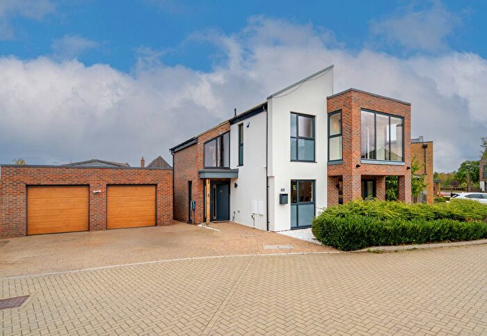 4 Bedroom Detached House For Sale In Ferranti Place, Oakgrove, Milton Keynes, MK10