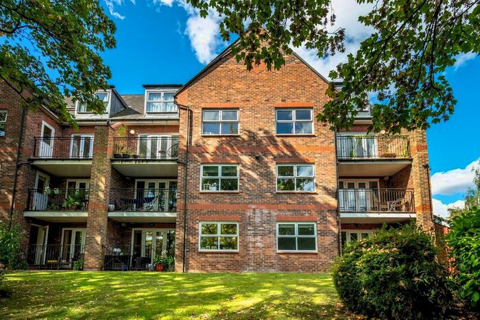 2 Bedroom Flat To Rent In Whitecross Gardens, York, YO31