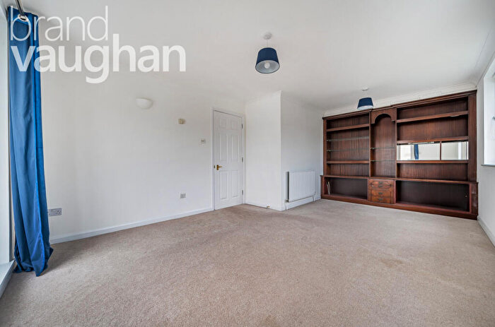 2 Bedroom Flat To Rent In St. Vincents Court, The Strand, Brighton, BN2