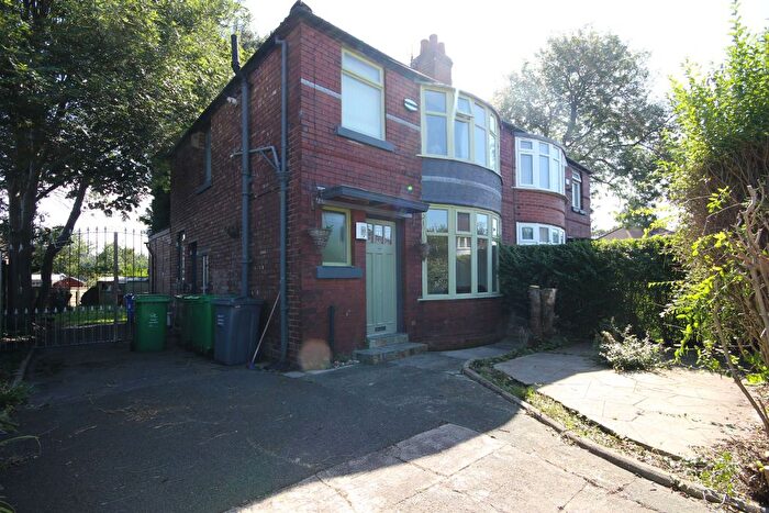 4 Bedroom Semi-Detached House To Rent In Yew Tree Road, Manchester, M14