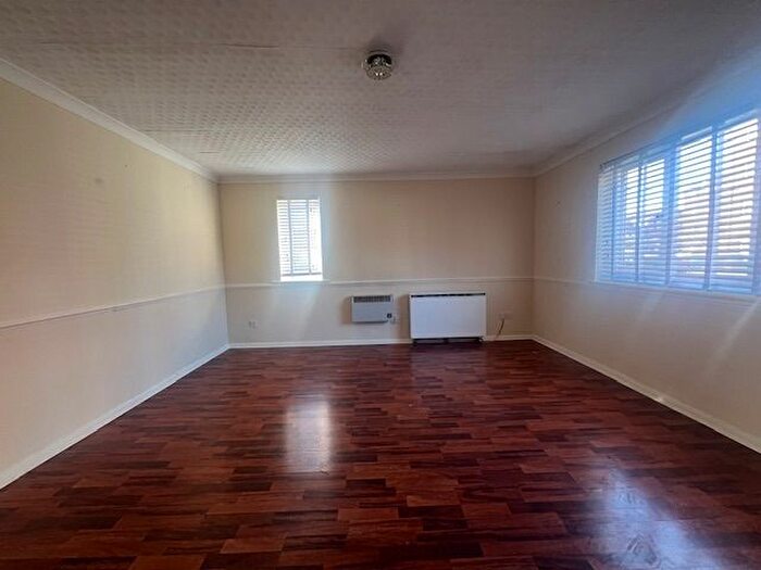 1 Bedroom Flat To Rent In Dunnock Close, Edmonton, N9