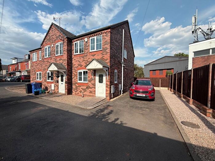 2 Bedroom End Of Terrace House To Rent In Little John Street, Brierley Hill, West Midlands, DY5