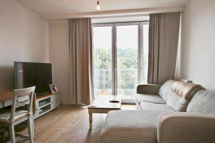 1 Bedroom Flat To Rent In Berwick House, Knoll Rise, Orpington, BR6