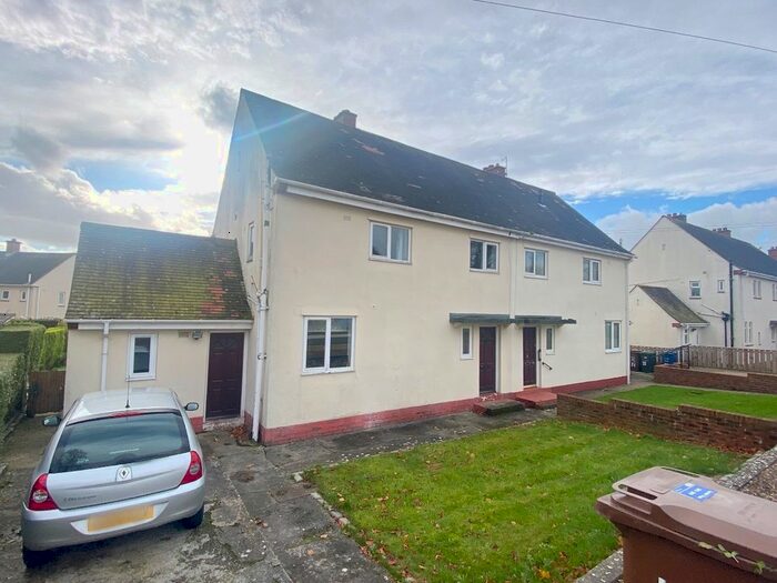 3 Bedroom Semi-Detached House To Rent In Hallow Drive, Throckley, Newcastle Upon Tyne, NE15