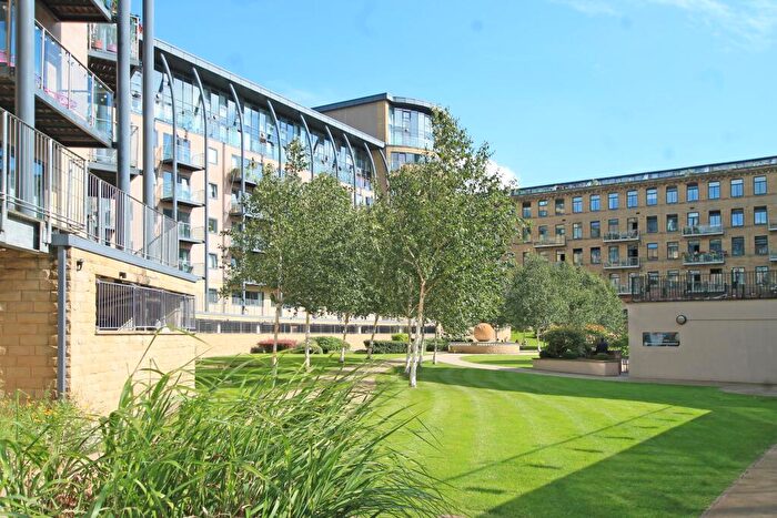 1 Bedroom Flat To Rent In Salts Mill Road, Shipley, Bradford, BD17