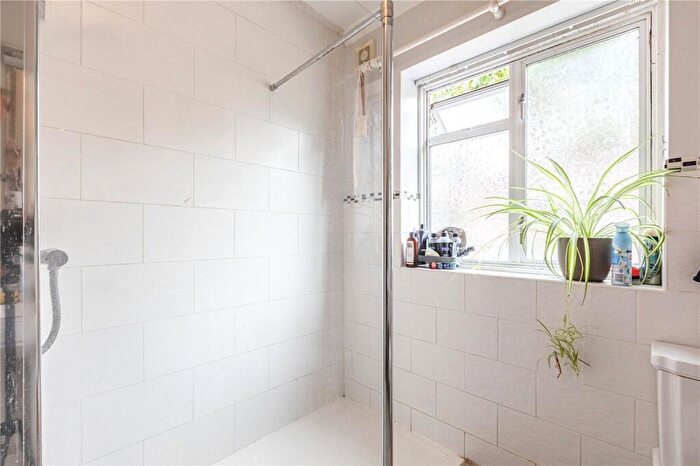 2 Bedroom Bungalow For Sale In Sanway Road, Byfleet, West Byfleet, Surrey, KT14