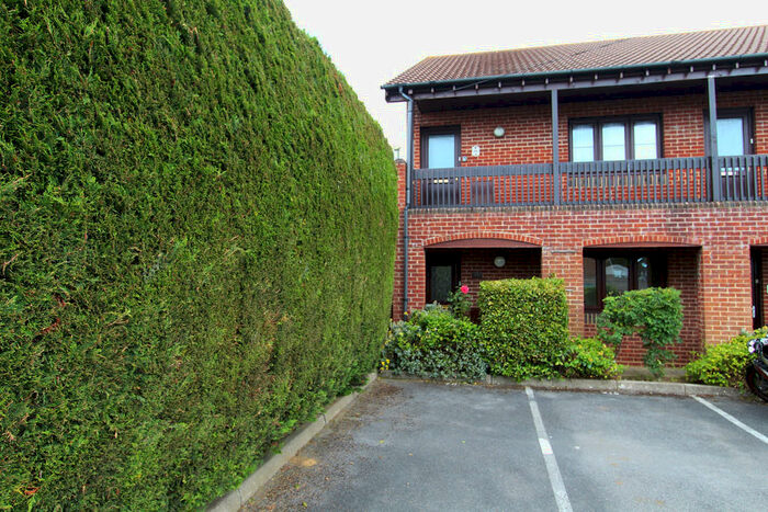1 Bedroom Ground Flat To Rent In Fareham, Hampshire, PO15