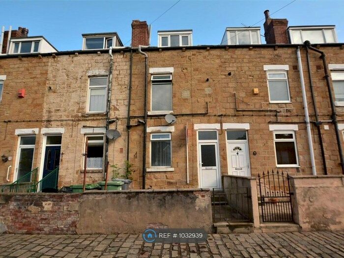 2 Bedroom Terraced House To Rent In Airedale Grove, Woodlesford, Leeds, LS26