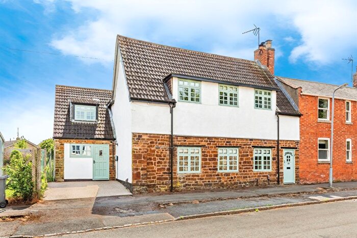 4 Bedroom Semi-Detached House For Sale In Church Street, Broughton, Kettering, NN14
