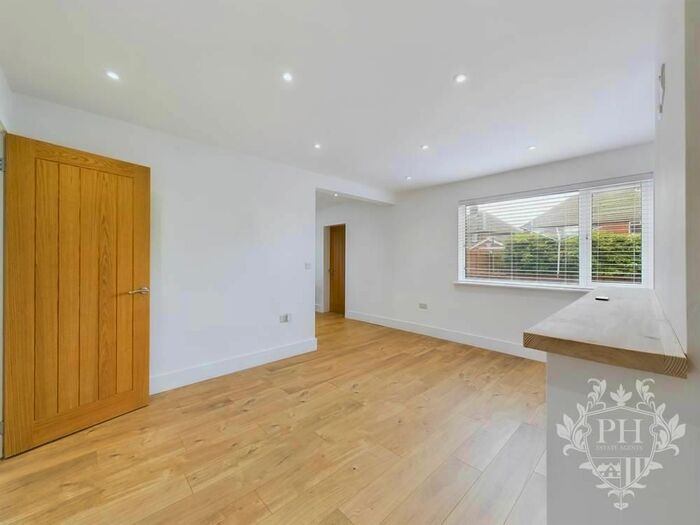 3 Bedroom Semi-Detached House For Sale In Lucerne Road, Redcar, TS10