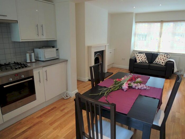 3 Bedroom Semi-Detached House To Rent In Noel Road, West Acton, London, W3