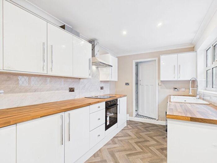 3 Bedroom Semi Detached House For Sale In Churchfield Road, Scunthorpe, DN16