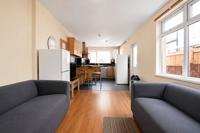 4 Bedroom House To Rent In Donald Street, Cardiff, CF24